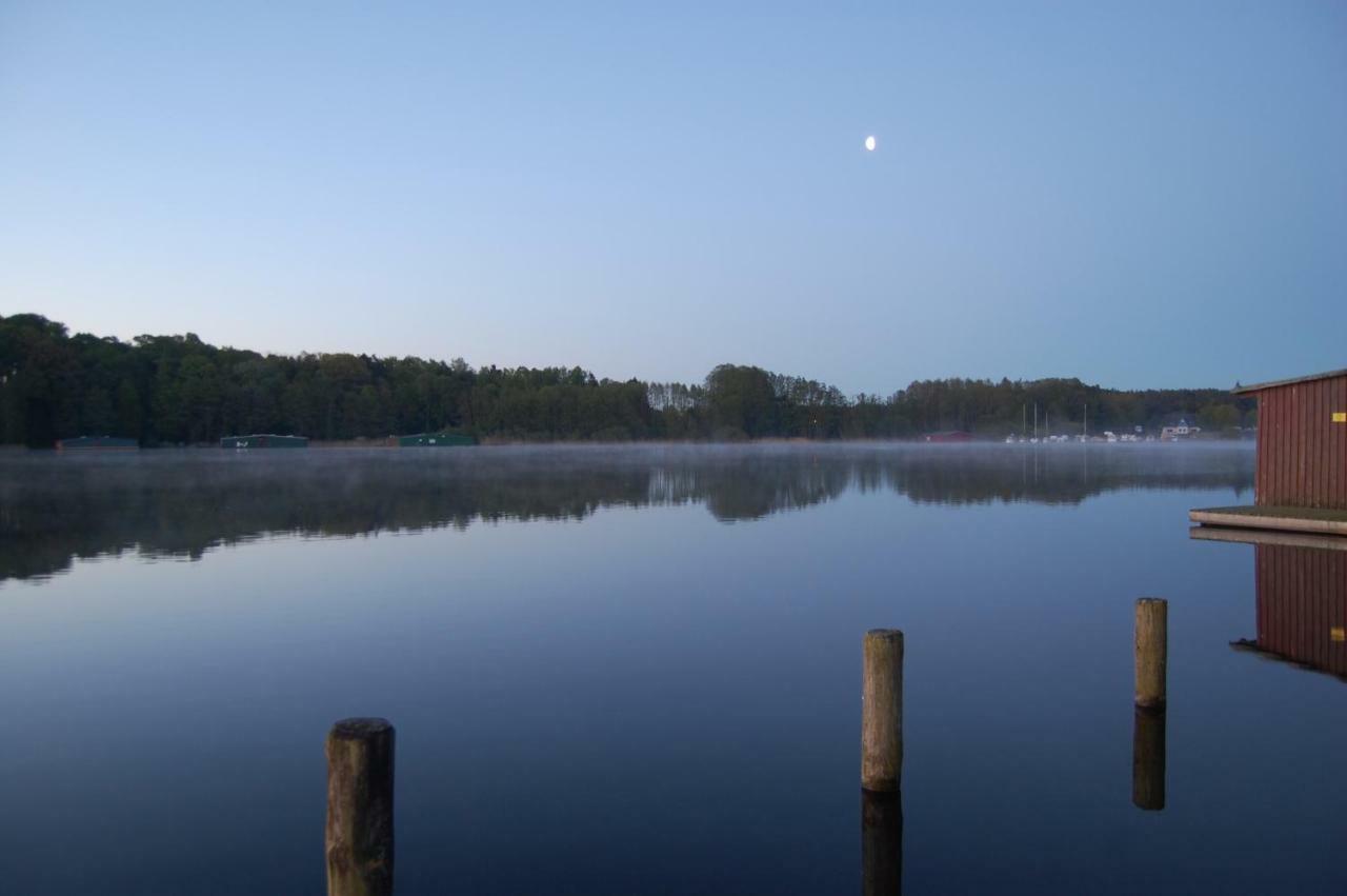 "An Der Wasserstrasse" Malchow  Buitenkant foto